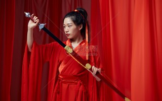 汉服穿搭拿刀的女生，汉服穿搭拿刀的女生图片