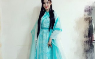 灰发汉服穿搭图片女生，灰发汉服穿搭图片女生头像