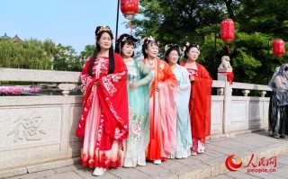 汉服新婚穿搭图片，汉服新婚穿搭图片女